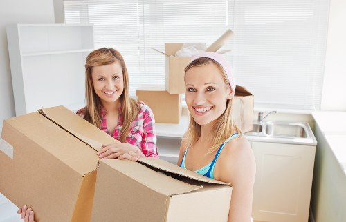 Moving day loading process in East Finchley