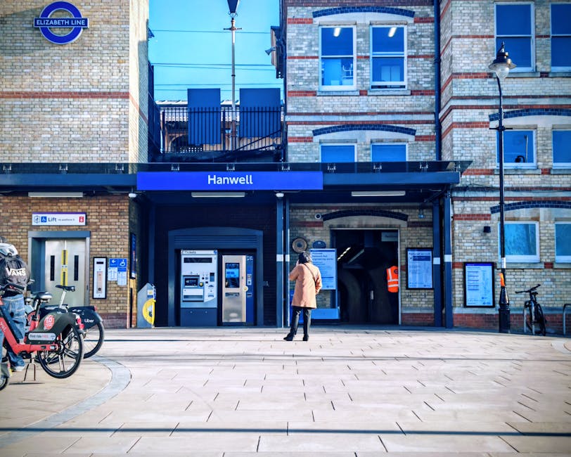 East Finchley removals East Finchley station moves